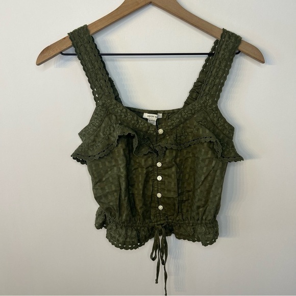 American Eagle Outfitters Tops - American Eagle Women’s Green Crochet Trim Embroidered Sleeveless Top, Size XS
